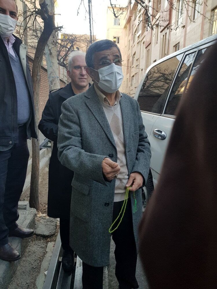 عکس | احمدی‌نژاد با تیپی که قبلا ندیده‌اید