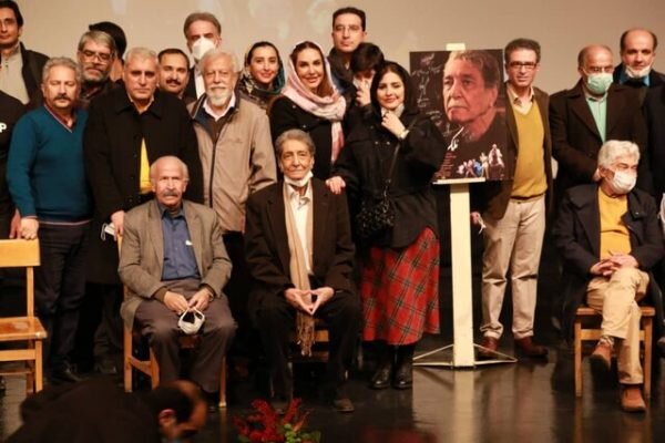 گله از بیمهریها در مراسم تقدیر از دوبلورِ ماجراهای گالیور | حراست صداوسیما بیرونمان کرد!