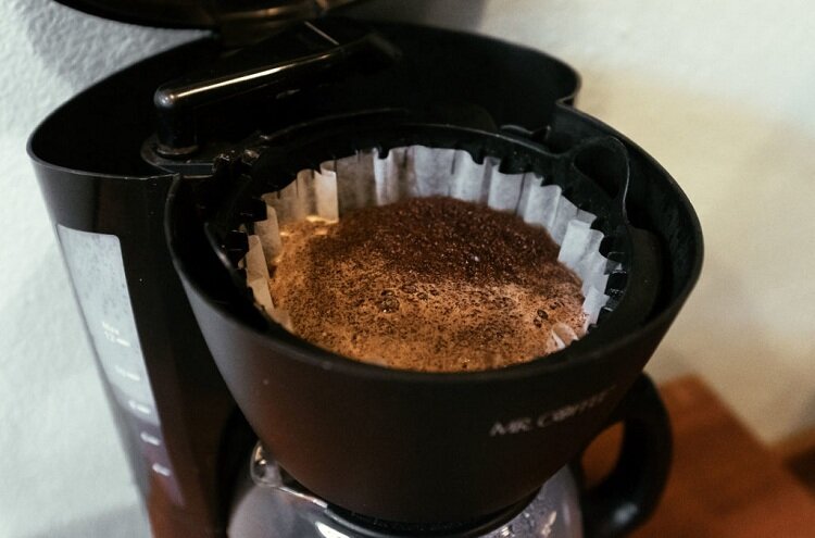 کسب ثروت از میان پودر قهوه | روایتی از یک اختراع ساده، اما کارآمد که با کندن یک ورق از دفتر مشق شروع شد