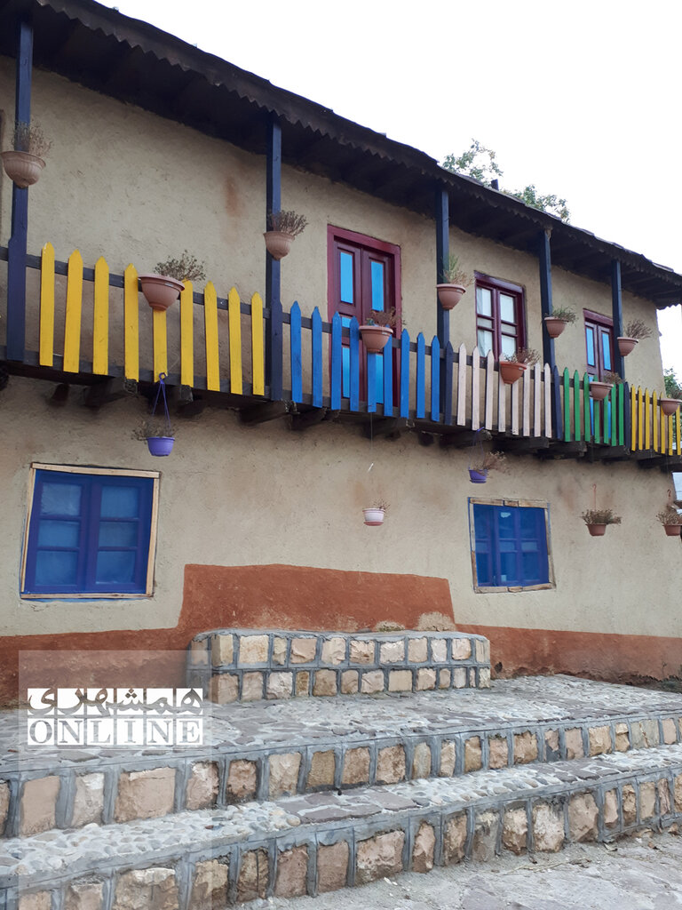 تصاویر | زروم ؛ رنگین کمانی میان جنگلهای نکا | رنگیترین روستای ایران را ببینید