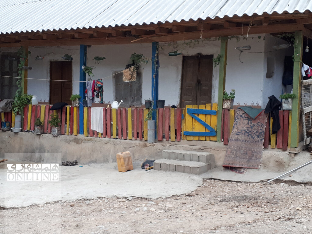 تصاویر | زروم ؛ رنگین کمانی میان جنگلهای نکا | رنگیترین روستای ایران را ببینید