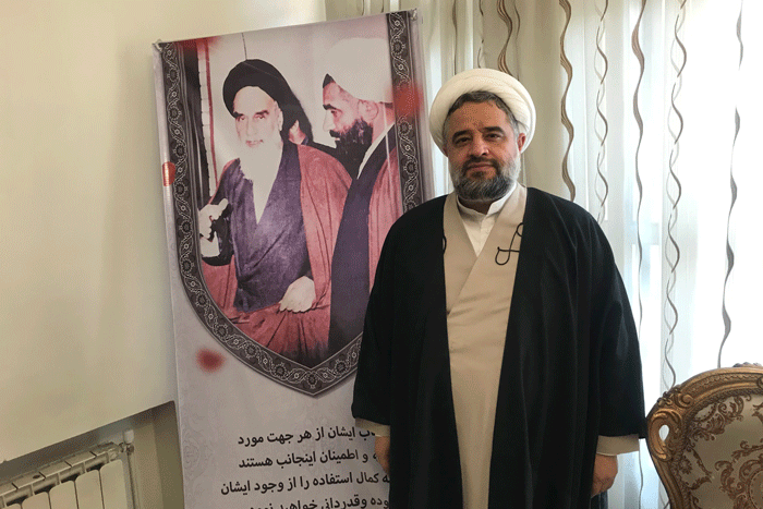 مثلث مبـارزه در نارمـک | خاطرات انقلابی مجری نام آشنا در مسجد سمنگان | نخستین نمازجمعه مردمی شهر تهران در کجا برگزار شد؟