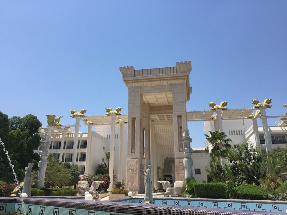 صاحب هتل داریوش کیش