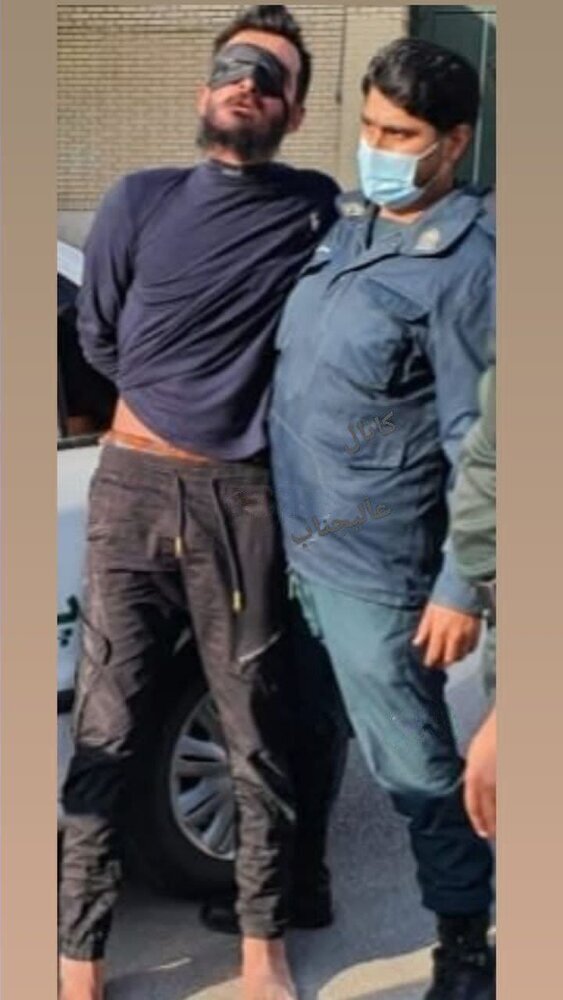 اولین تصویر از لحظه دستگیری قاتل شهید رنجبر در شیراز | تصاویر لحظه درگیری و شهادت مامور نیروی انتظامی با قمه اراذل و اوباش