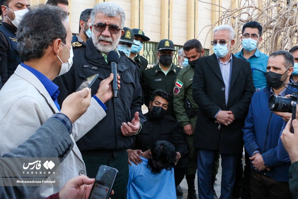 تصاویر | تشییع پیکر شهید رنجبر؛ فریادها و اشکهای خانواده مامور ناجا | حرکات عجیب قاتل در محل تشییع