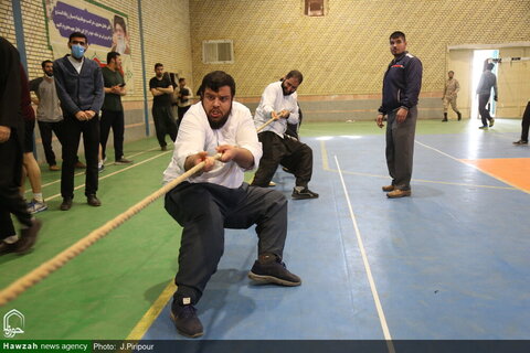 مسابقات طناب کشی طلاب تصاویر| مسابقات آمادگی جسمانی و طنابکشی طلاب