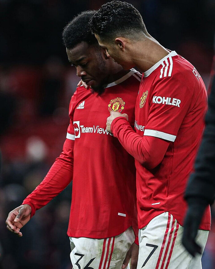 عکس | واکنش تحسینبرانگیز رونالدو به خراب شدن پنالتیِ وینگر جوان یونایتد