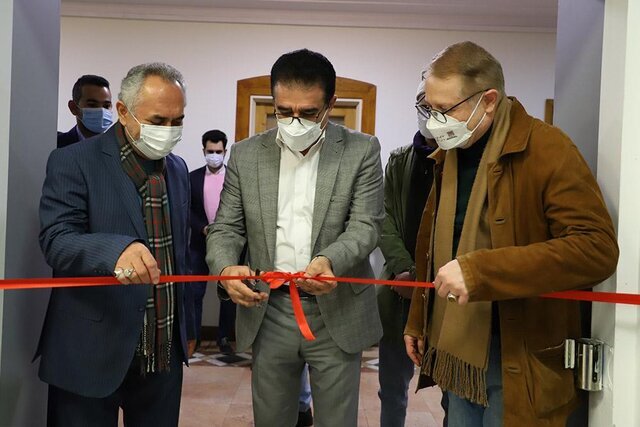 تئاتر شهر در جشنواره فجر میزبان چه نمایشهایی است+ گزارش افتتاح نمایشگاه پوستر و عکس