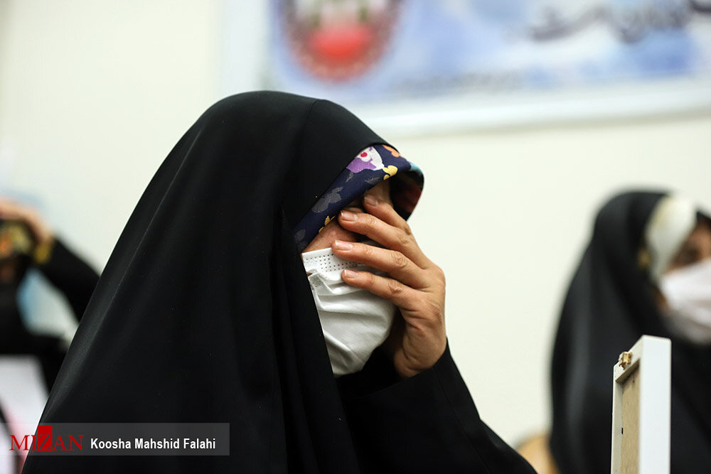 حرکت تاثیرگذار یک پدر مقابل قاتل فرزندانش | لحظه دشوار چشم در چشم یک تروریست در دادگاه شارمهد