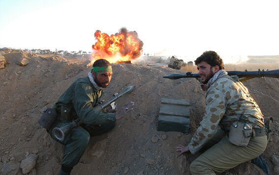 قهرمان این ۶ فیلم سرداران جنگ هستند | چهره احمد متوسلیان و مهدی باکری بر پرده نقرهای