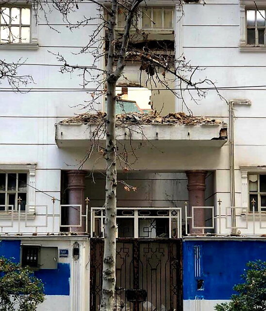 تصاویر | تخریب عمارتی که احمدی‌نژاد حاضر نشد در آن اقامت کند | نابودی ساختمان آینه‌ها با کلنگ بی‌تدبیری