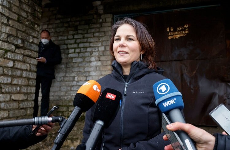 تصاویر | حضور خانم وزیر آلمانی در خط مقدم