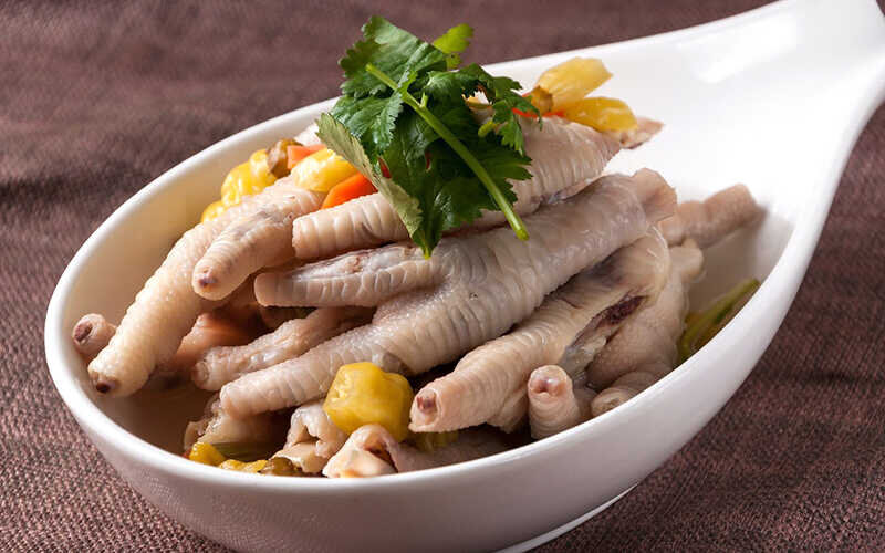 روش صحیح پاک کردن و پخت پای مرغ | چگونه عصاره پای مرغ درست کنیم ؟ | پای مرغ بهترین غذا برای این افراد است