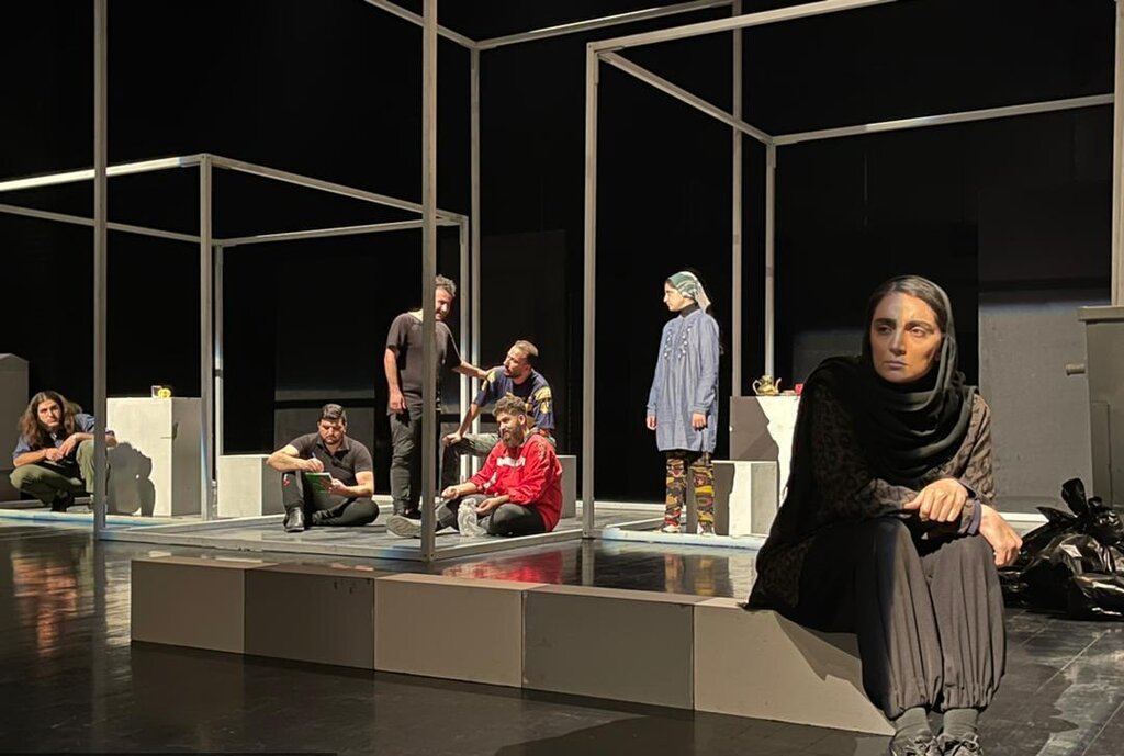 اجرای ۲۲ نمایش در چهارمین روز جشنواره تئاتر فجر | آغاز بخش اجرای نمایشهای رادیویی