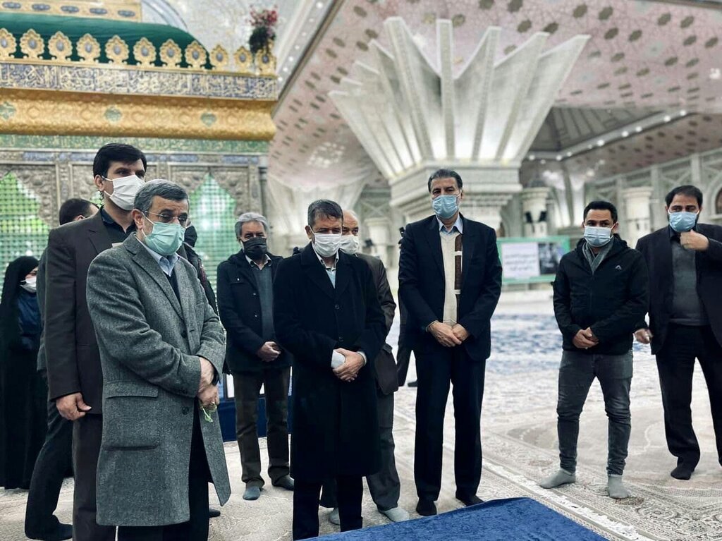 تصاویر | حضور احمدی نژاد در حرم امام(ره) | چه کسی او را همراهی کرد؟ 
