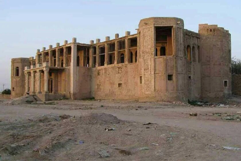 عکس | اینجا روی مردههای خود خاک نمیریختند | اولین خانه سالمندان ایران در کنگان را ببینید