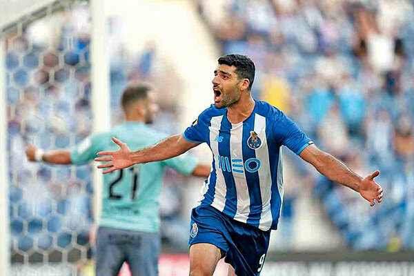 تیم منتخب مهدی طارمی با حضور ستارههای ایرانی و خارجی | ۴ همبازی محبوب مهاجم پورتو   مهدی طارمی