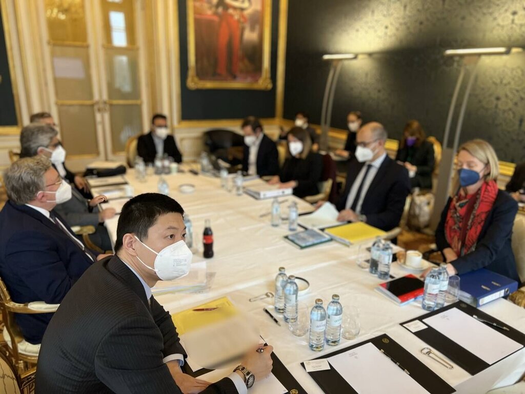 در وین به موضوعاتی رسیده ایم که سرش دعواست | مهدی صفری چرا به تیم مذاکره کنندگان ایران اضافه شد؟ | باید تصمیمات سخت گرفته شود