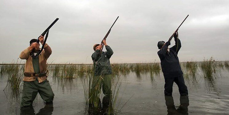 یورش مسلحانه ۱۵۰ شکارچی نقابدار به منطقه حفاظت شده | شلیک به محیط بابان | این رفتارغیرقانونی مصداق محاربه است؟