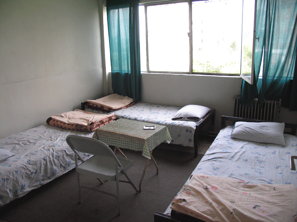 مسافرخانههای فرتوت لرزان | اخطارهای آتشنشانی الزامآور نیست، همه نهادها پای کار بیایند