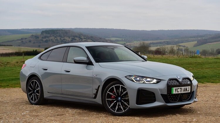 مقایسه BMW i4 با تسلا مدل 3 | رقابتی که وجود ندارد