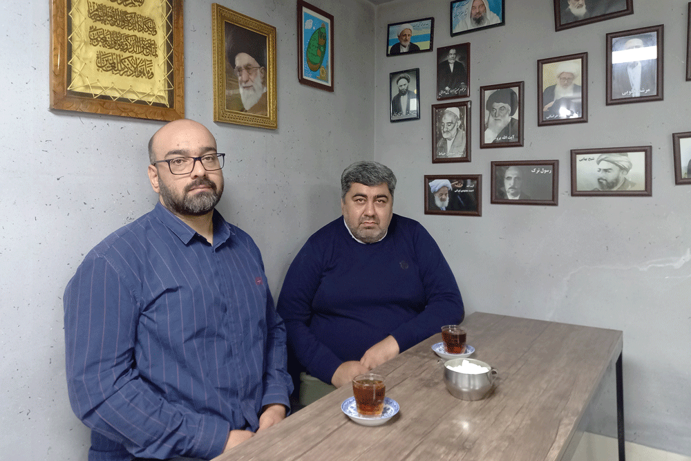 تصاویر | یا علی گفتیم و عشـق آغـاز شد! | قهوهخانهای که قرارگاه جهادی شده است