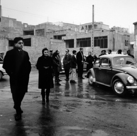 تصاویر | تشییع و خاکسپاری فروغ فرخزاد در گورستان ظهیرالدوله