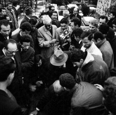 تصاویر | تشییع و خاکسپاری فروغ فرخزاد در گورستان ظهیرالدوله