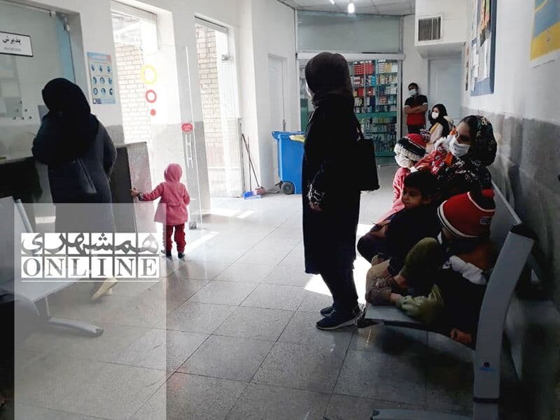 استقبال از واکسیناسیون کرونایی کودکان در تهران | والدین برای فرزندانشان چه واکسنی میزنند؟ | نظر ۲ اپیدمیولوژیست درباره اهمیت واکسیناسیون کودکان