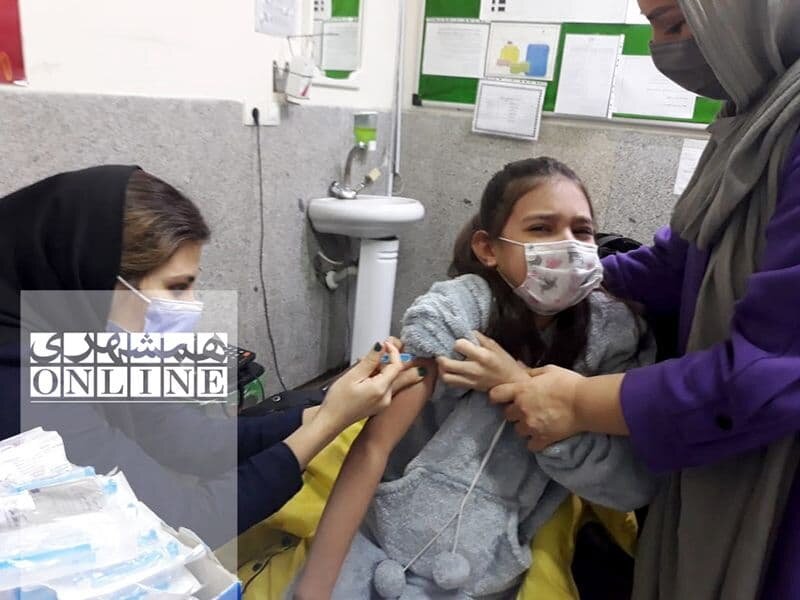 استقبال از واکسیناسیون کرونایی کودکان در تهران | والدین برای فرزندانشان چه واکسنی می‌زنند؟ | نظر ۲ اپیدمیولوژیست درباره اهمیت واکسیناسیون کودکان