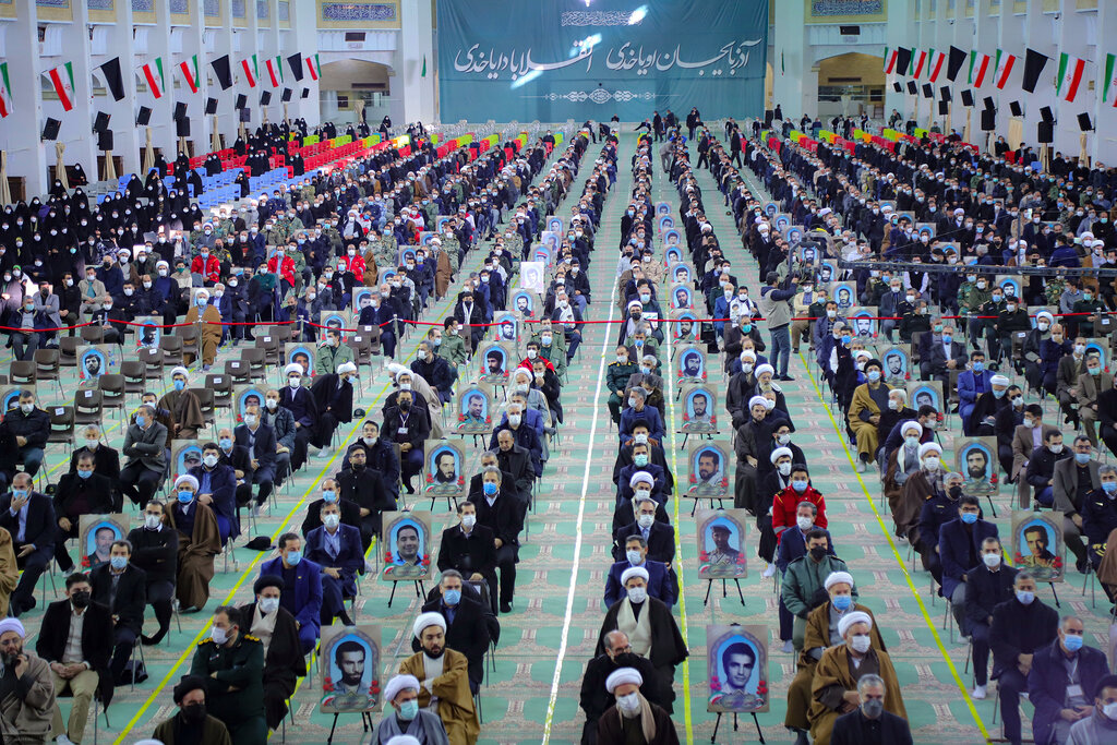 رهبر انقلاب: امروز نوبت سپاه است که تهمت بزنند و لجنپراکنی کنند | در برجام به برخی نکتهها توجه نشد و مشکلاتی پیش آمد که میبینیم