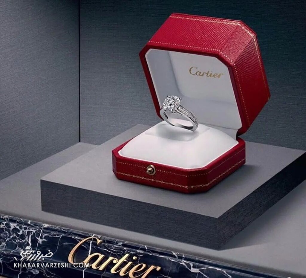 ارزش شگفتانگیز جواهرات فوتبالیست معروف | میلیاردها تومان در کمد زوج خبرساز! | تصاویر این جواهرات خاص را ببینید