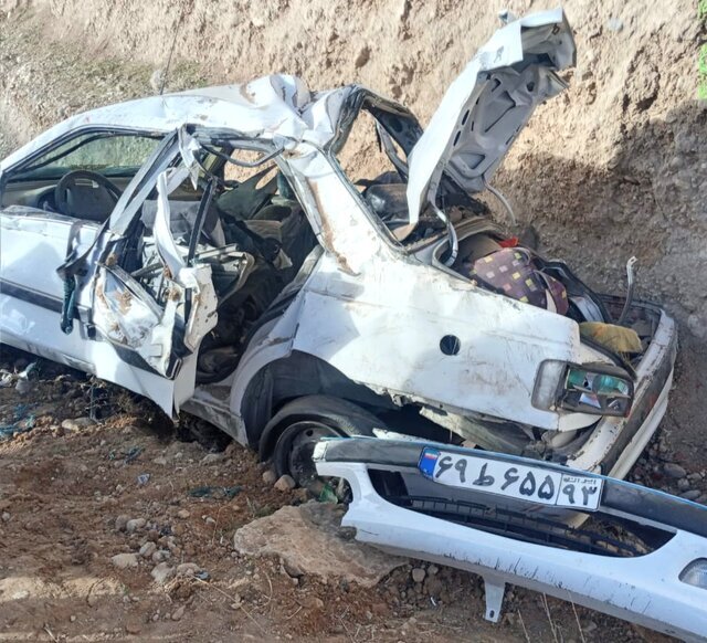 تصاویر | افغانیکِشی باز هم حادثهساز شد؛ ۲حادثه در یک روز | جا دادن ۱۲ افغانستانی در یک پراید | پراید مچاله شده را بینید