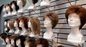 عکس واقعی؛ تمساح کلاه‌گیس‌به‌سر!