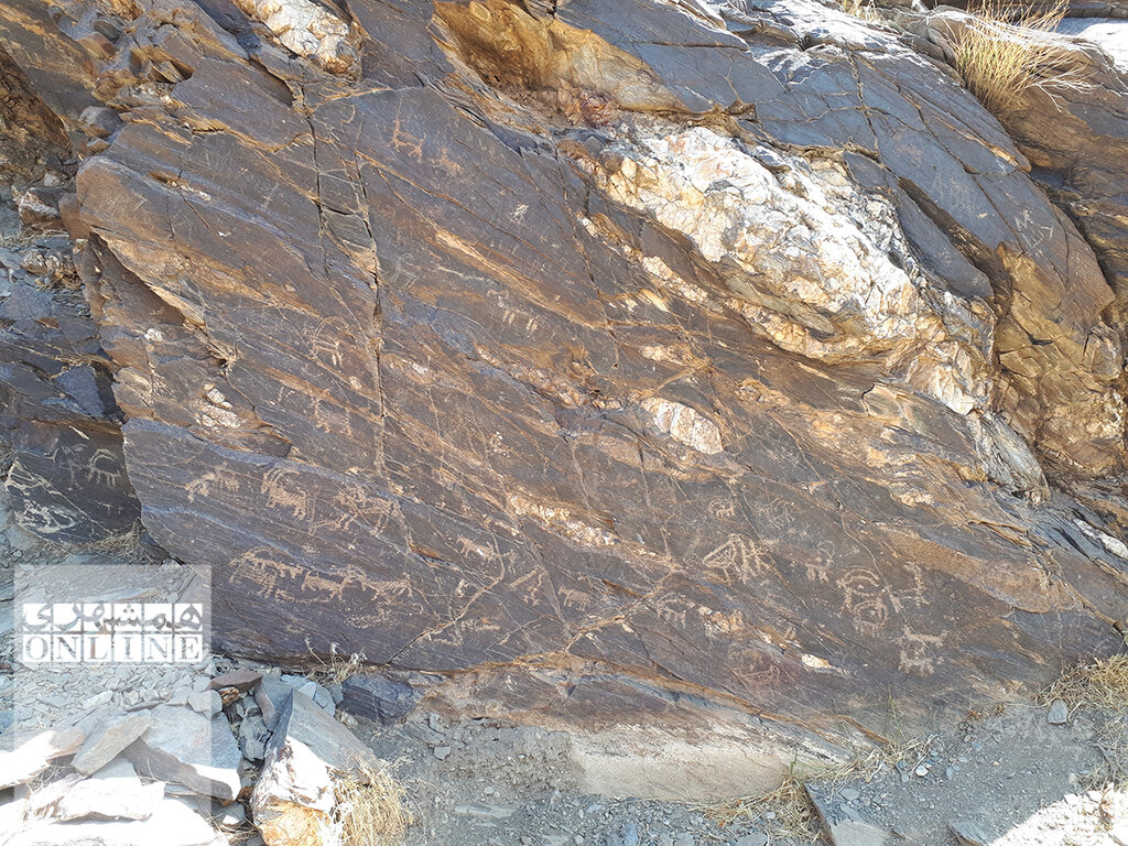 ببینید | ردپای آدم فضاییها در ایران | تصاویری از اهلی کردن سگ و اسب روی سنگنگارههای تیمره