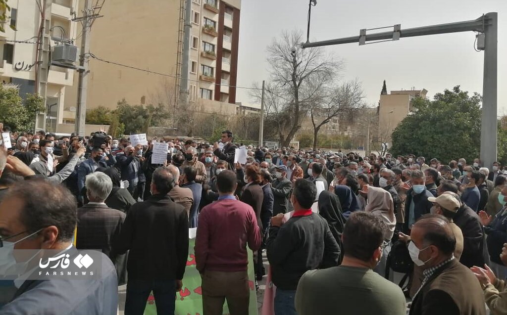  تجمع معمان شیراز در اعتراض به مشکلات معیشتی
