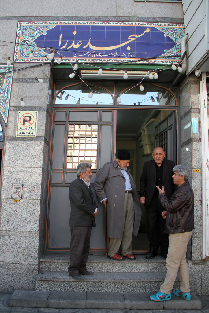 نام بانوی مبارز و انقلابی بر سر در یک مسجد در منطقه ۱۶ | وصیت «عذرا» روی زمین نماند