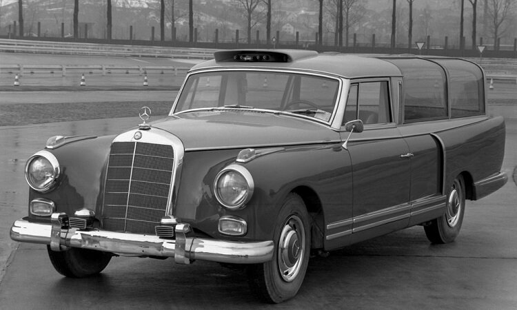 تصاویر | روش منحصر به فرد بنز برای آزمایش فنی خودورها در دهه ۱۹۶۰