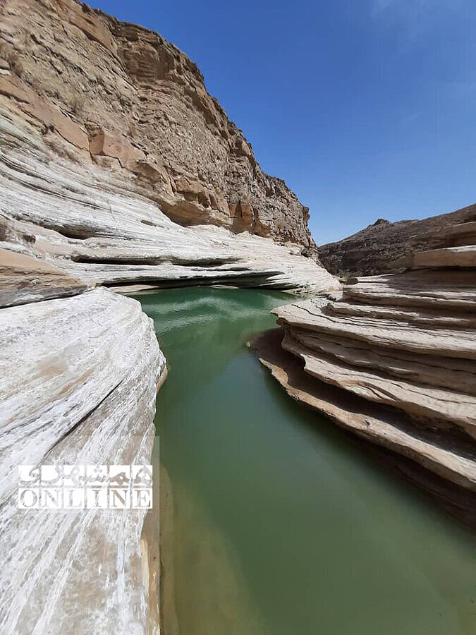 ببینید | اینجا هرمزگان است نه هاوایی! | اوسیاه ؛ چشمه اعجابانگیز گاوبندی میخکوبتان میکند