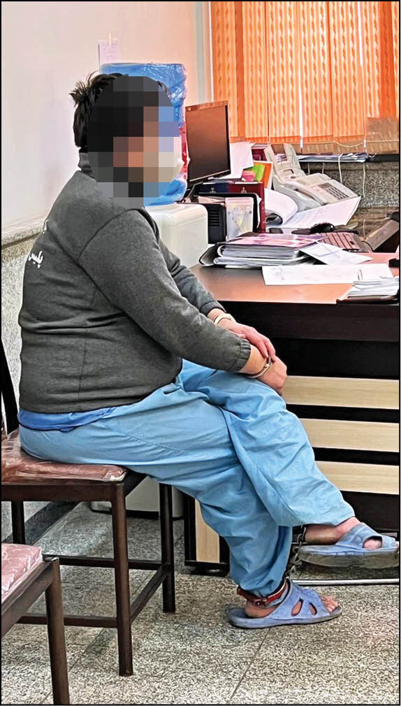 تصوری هولناک از لحظه انتقال یک جسد به زیرزمین | زیرکی زن همسایه اسرار یک جنایت را فاش کرد