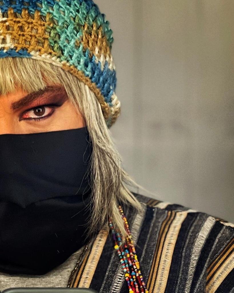 عکسی دیده نشده از امیر آقایی با گریم زنانه