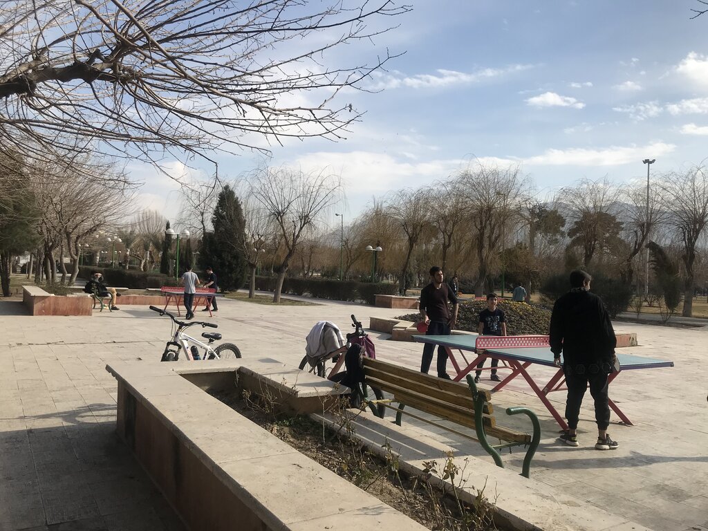 ملاقات با یار مهربان مجاور «کوشک امیرسلیمانی» | قدمزدن در بوستان آزادگان به اندازه یک سفر خاطرهانگیز است