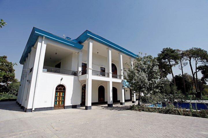 ملاقات با یار مهربان مجاور «کوشک امیرسلیمانی» | قدمزدن در بوستان آزادگان به اندازه یک سفر خاطرهانگیز است