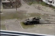 ببینید | واکنش پلیس راهور به عبور تانک روسی از روی خودرویی در اوکراین