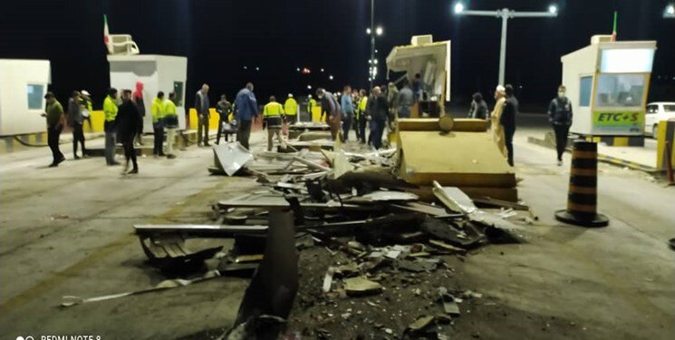 تصاویر خونین برخورد مرگبار با باجه عوارضی | پرسنل عوارضی کشته شد