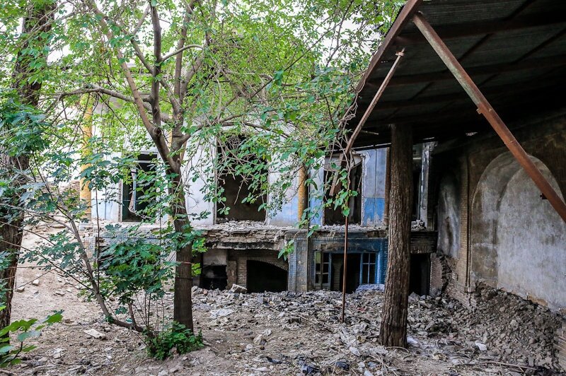 «اسمال بزاز» نخستین خیابان تهران را کجا ساخت؟ | خانه گریبایدوف در کوچهباغ ایلچی