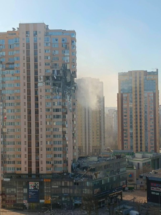 تصاویر | برخورد موشک به یک آپارتمان در کی‌یف