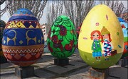 دعوت برای رنگ‌آمیزی ۱۰۰ تخم مرغ در طرح بهارستان