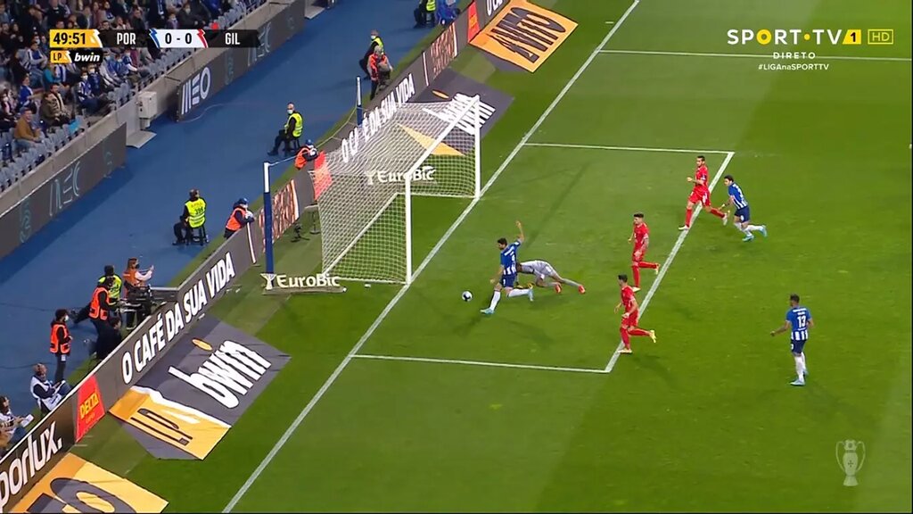 عکس | بازجویی عجیب هواداران پورتو از طارمی | درخشش ستاره ایرانی زیر سوال رفت!