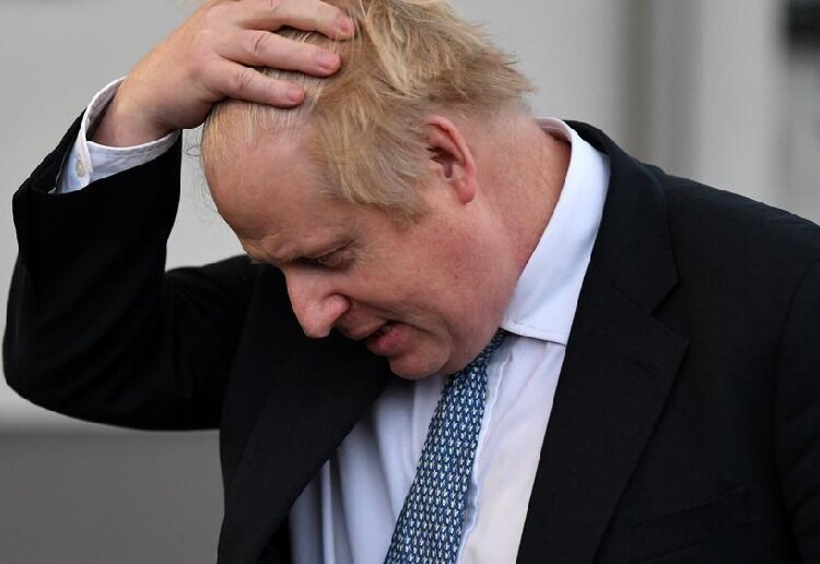 واکنش آقای نخست وزیر به اتهام رابطه نامشروع علیه عضو پارلمان | از رسوایی تماشای فیلم مستهجن توسط یک نماینده تا رسوایی اخلاقی و بازداشت دیگری جانسون